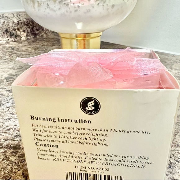 NIB Magnolia Scented Pillar Candle - Picture 5 of 6